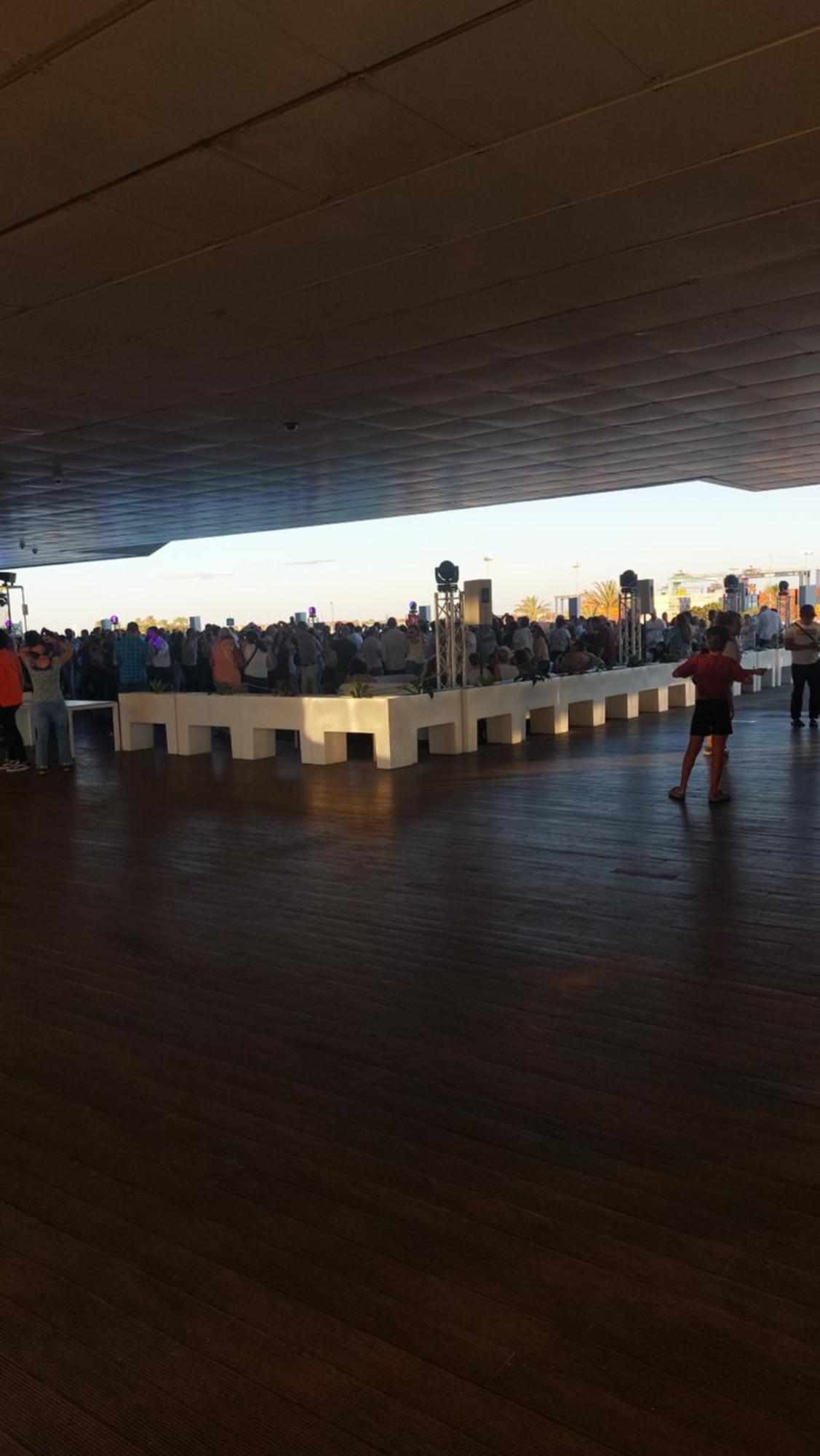 Lyesblb Aparthotel Valencia Bagian luar foto
